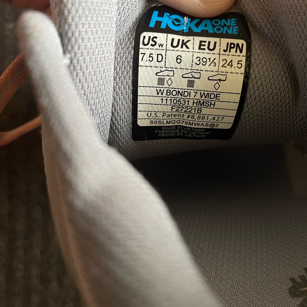 Hoka One One Bondi 7 Wide Sneakers in Light Gray